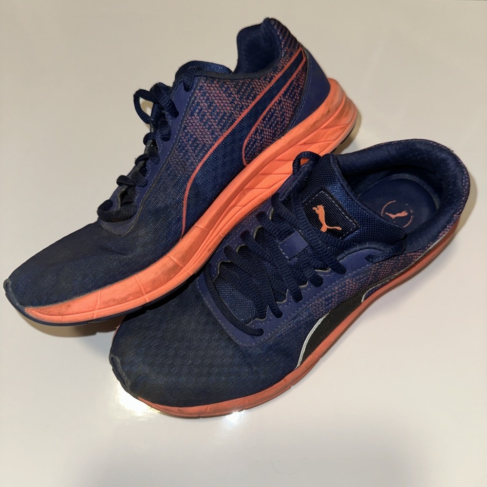 Puma Women's Running Shoes Size 7 US Lightweight Athletic Sneakers